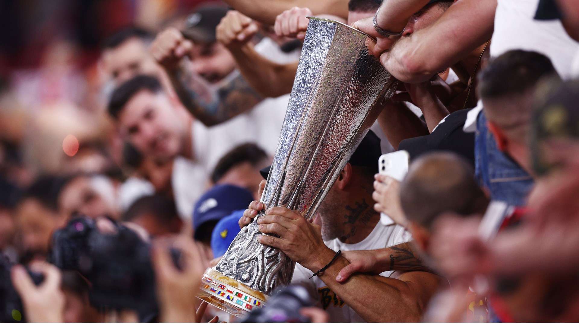 射箭女子反 射箭女子反